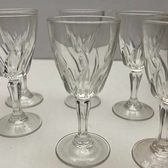 Flamenco Vintage 6 Fine Blown Crystal Cordials France from Fortunoff - Picture 7 of 10